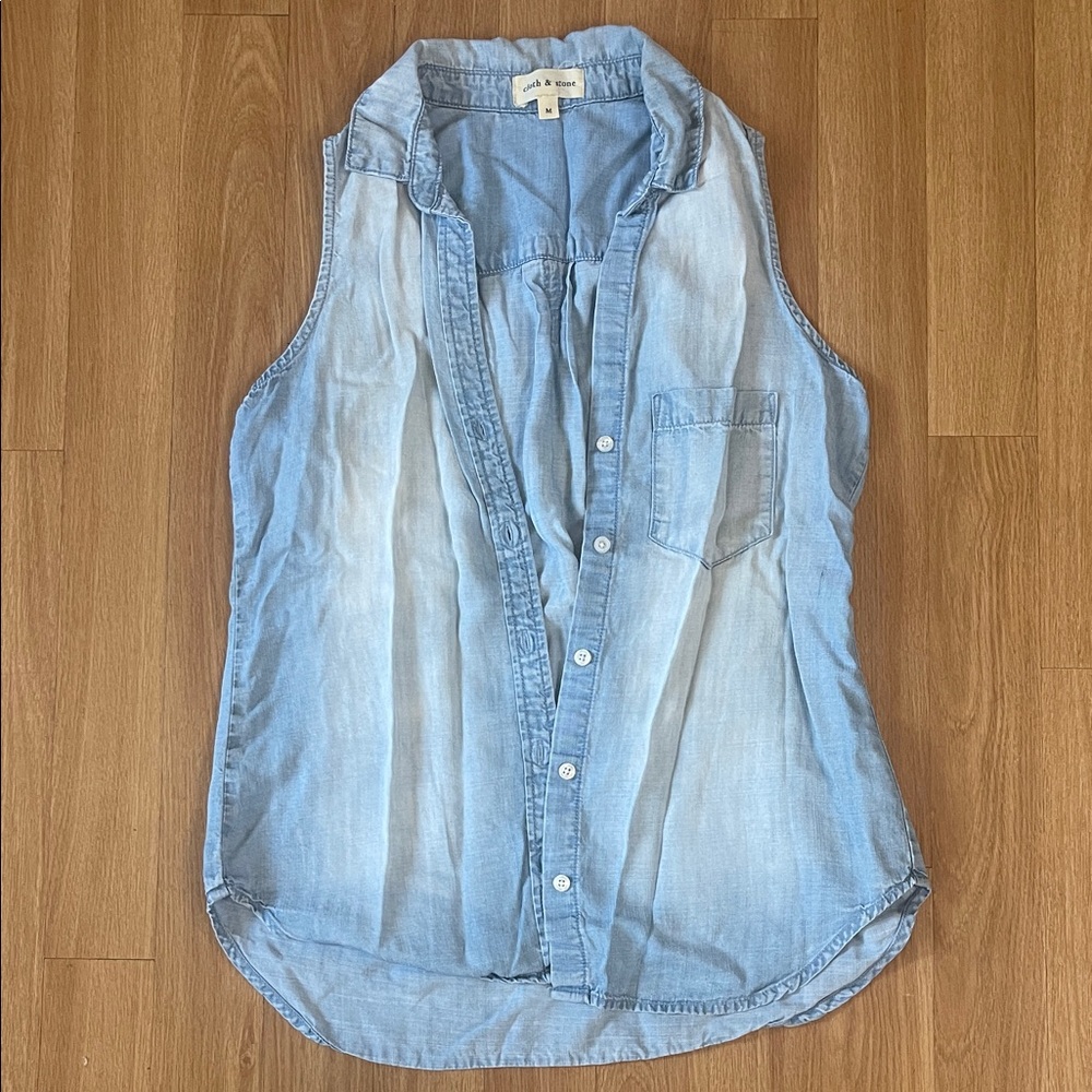 Cloth & Stone Blue Sleeveless Button Down Shirt
